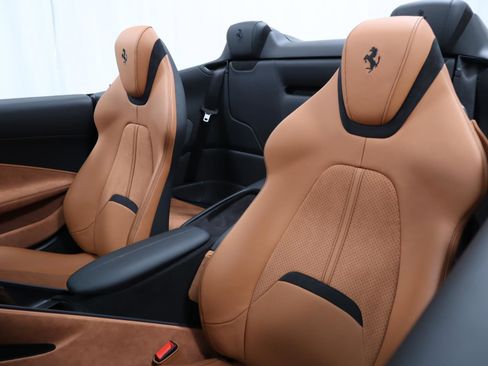 Certified 2024 Ferrari Roma Spider image 18