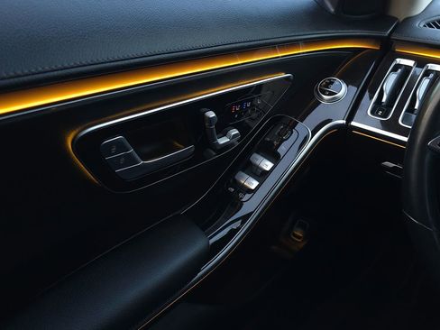 Used 2023 Mercedes-Benz S 580e 4MATIC Sedan w/ Warmth & Comfort Package image 28