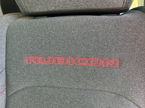 Used 2025 Jeep Wrangler Unlimited Rubicon AWD/4WD image 38