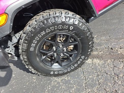 Used 2024 Jeep Gladiator Sport image 48