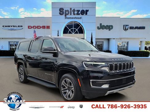 Used 2024 Jeep Wagoneer L Series II RWD image 1