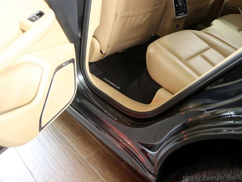 Used 2017 Porsche Macan GTS image 28