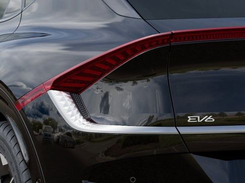 New 2025 Kia EV6 Wind AWD/4WD image 11