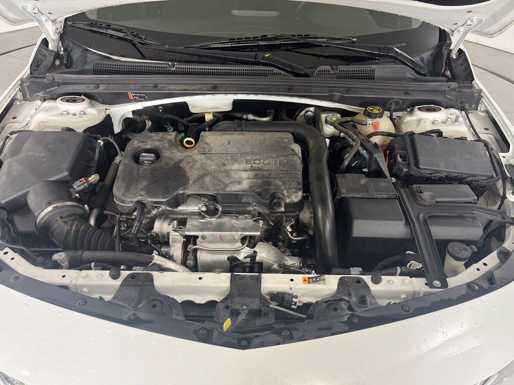 Used 2018 Chevrolet Malibu LT FWD image 9