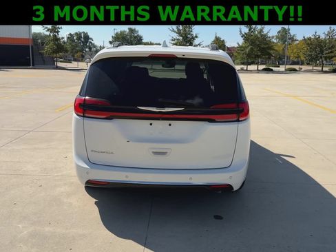 Used 2021 Chrysler Pacifica Touring-L FWD image 7