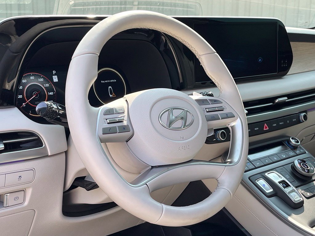 Used 2024 Hyundai Palisade Limited AWD/4WD image 19