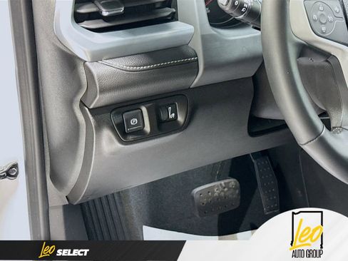 Used 2023 GMC Acadia SLT FWD image 12