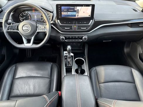 Used 2024 Nissan Altima 2.5 SR w/ SR Premium Package image 10