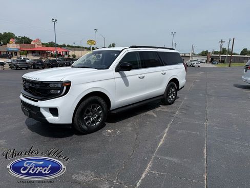 Used 2025 Ford Expedition Max Active AWD/4WD image 7