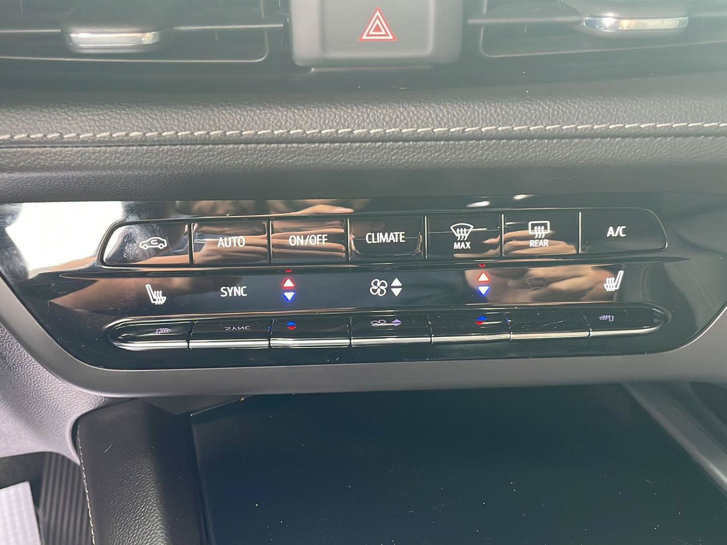 Used 2023 Buick Envision Essence FWD image 23