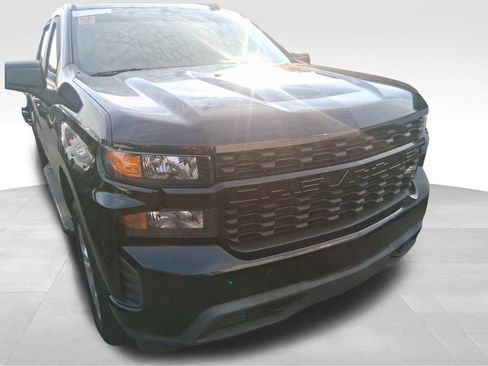 Used 2022 Chevrolet Silverado 1500 Custom AWD/4WD image 2
