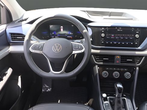 Used 2023 Volkswagen Taos SE FWD image 15