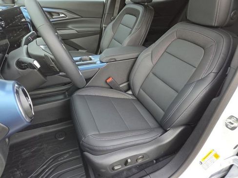 New 2026 Chevrolet Equinox EV LT w/ LPO, Blackout Package FWD image 31
