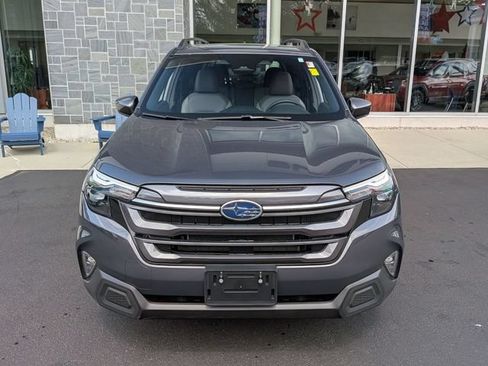 Used 2025 Subaru Forester Premium AWD/4WD image 8