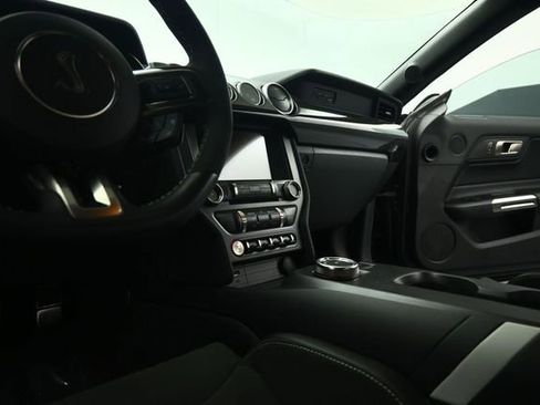 Used 2022 Ford Mustang Shelby GT500 w/ Carbon Fiber Track Pack RWD image 47