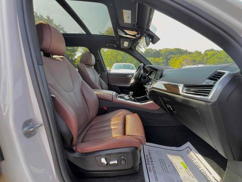 Used 2019 BMW X5 xDrive40i w/ Convenience Package AWD/4WD image 15
