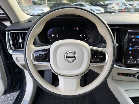 Used 2023 Volvo S60 B5 Core FWD image 22