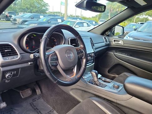 Used 2022 Jeep Grand Cherokee Laredo AWD/4WD image 18