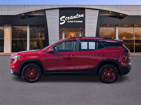 Used 2023 GMC Terrain SLE w/ Driver Convenience Package image 2