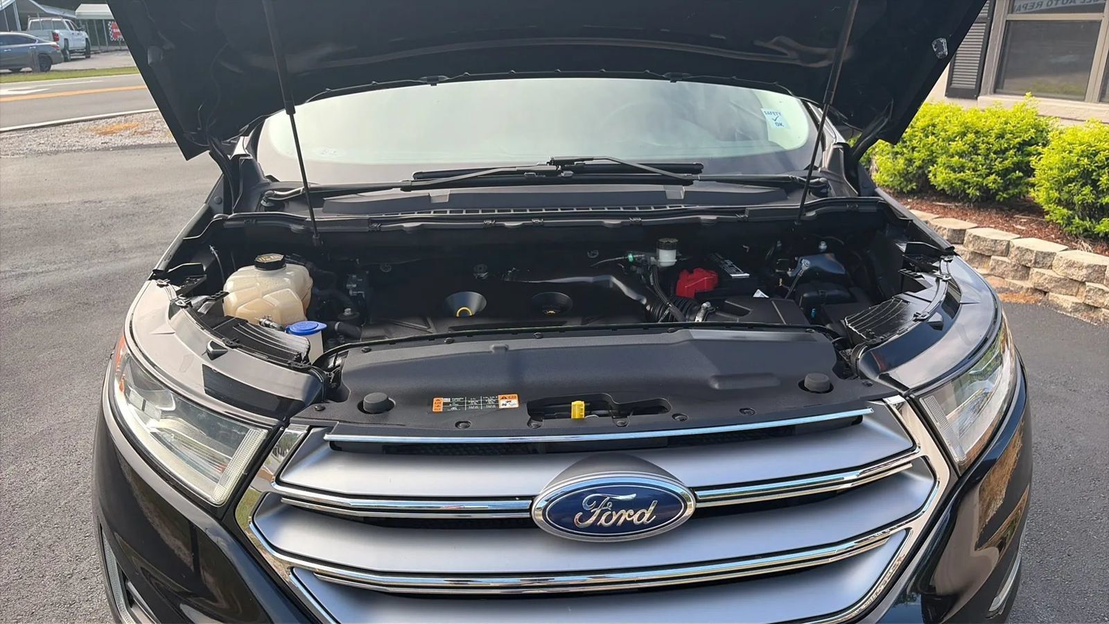Used 2018 Ford Edge Titanium w/ Equipment Group 301A FWD image 24
