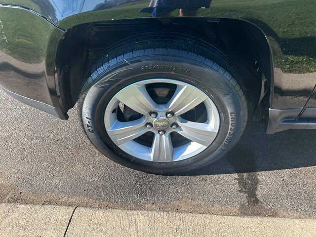 Used 2013 Jeep Compass Latitude AWD/4WD image 35