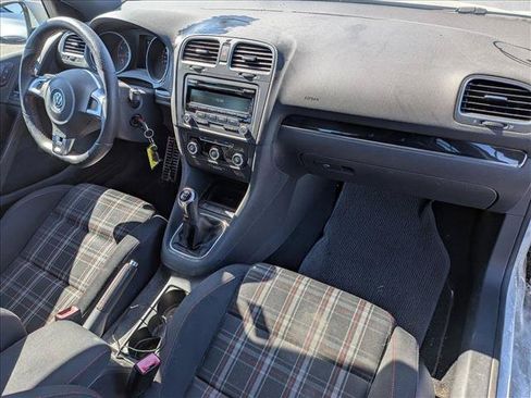 Used 2013 Volkswagen Golf 4-Door FWD image 19