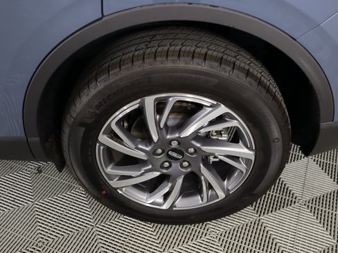 New 2025 Lincoln Corsair FWD w/ Equipment Group 101A image 17