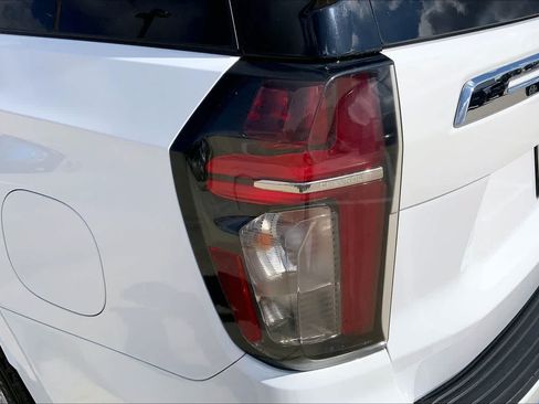 Certified 2024 Chevrolet Suburban LT RWD image 27