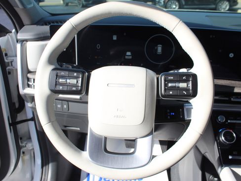 Used 2025 Hyundai Santa Fe Limited image 18