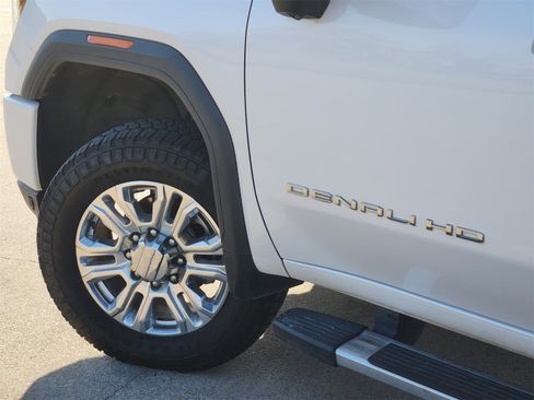 Used 2021 GMC Sierra 3500 Denali w/ Denali Ultimate Package image 17