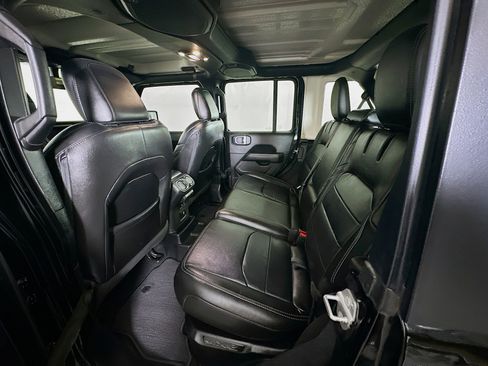 Used 2023 Jeep Wrangler Sahara w/ Cold Weather Group image 28