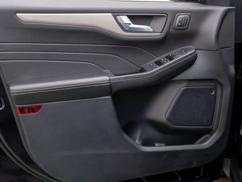 Used 2021 Ford Escape SEL w/ Technology Package image 12