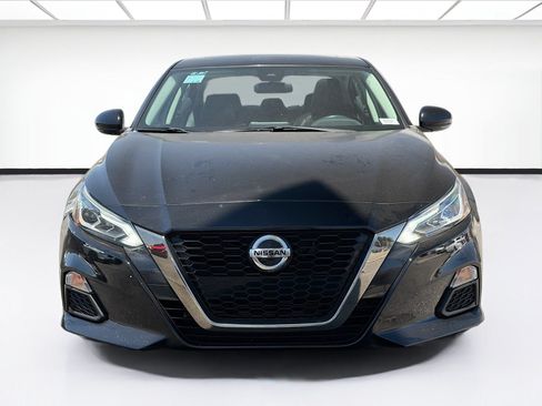 Used 2020 Nissan Altima 2.5 SR w/ Premium Package FWD image 2