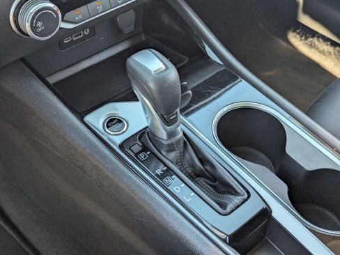 Used 2024 Nissan Altima 2.5 SV FWD image 27
