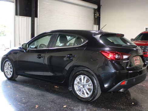Used 2016 MAZDA MAZDA3 i Sport w/ Preferred Equipment Package FWD image 6