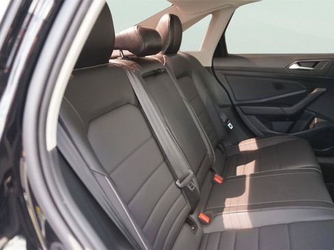 Used 2022 Volkswagen Jetta SE FWD image 17