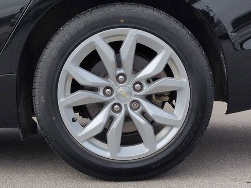 Used 2016 Chevrolet Impala LT w/ Convenience Package image 14