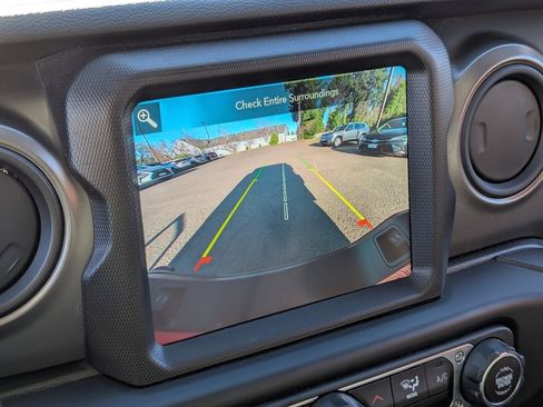 Used 2022 Jeep Gladiator Willys image 20