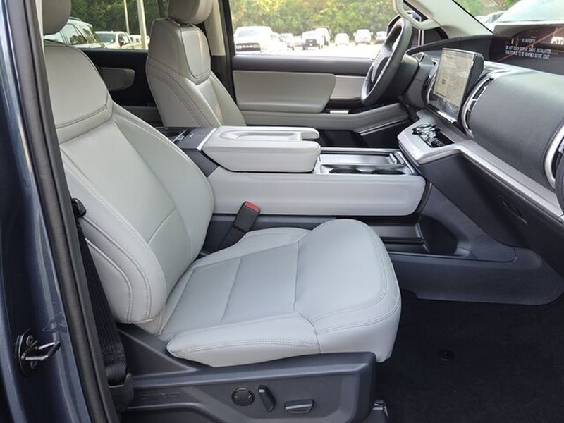 New 2027 Ford Expedition Active RWD image 18