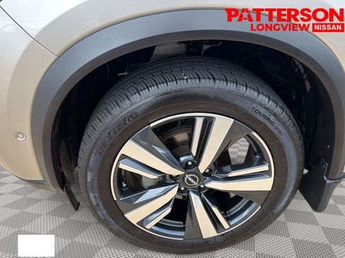 Used 2023 Nissan Rogue Platinum FWD image 23
