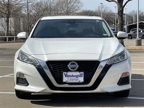 Used 2021 Nissan Altima 2.5 SV w/ SV Premium Package image 7