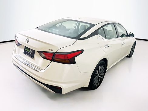 Used 2023 Nissan Altima 2.5 SV image 9