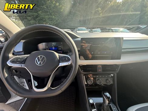 Used 2025 Volkswagen Taos S AWD/4WD image 12