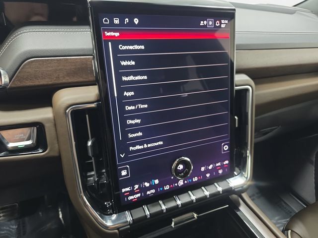 Used 2025 GMC Yukon Denali Ultimate AWD/4WD image 19