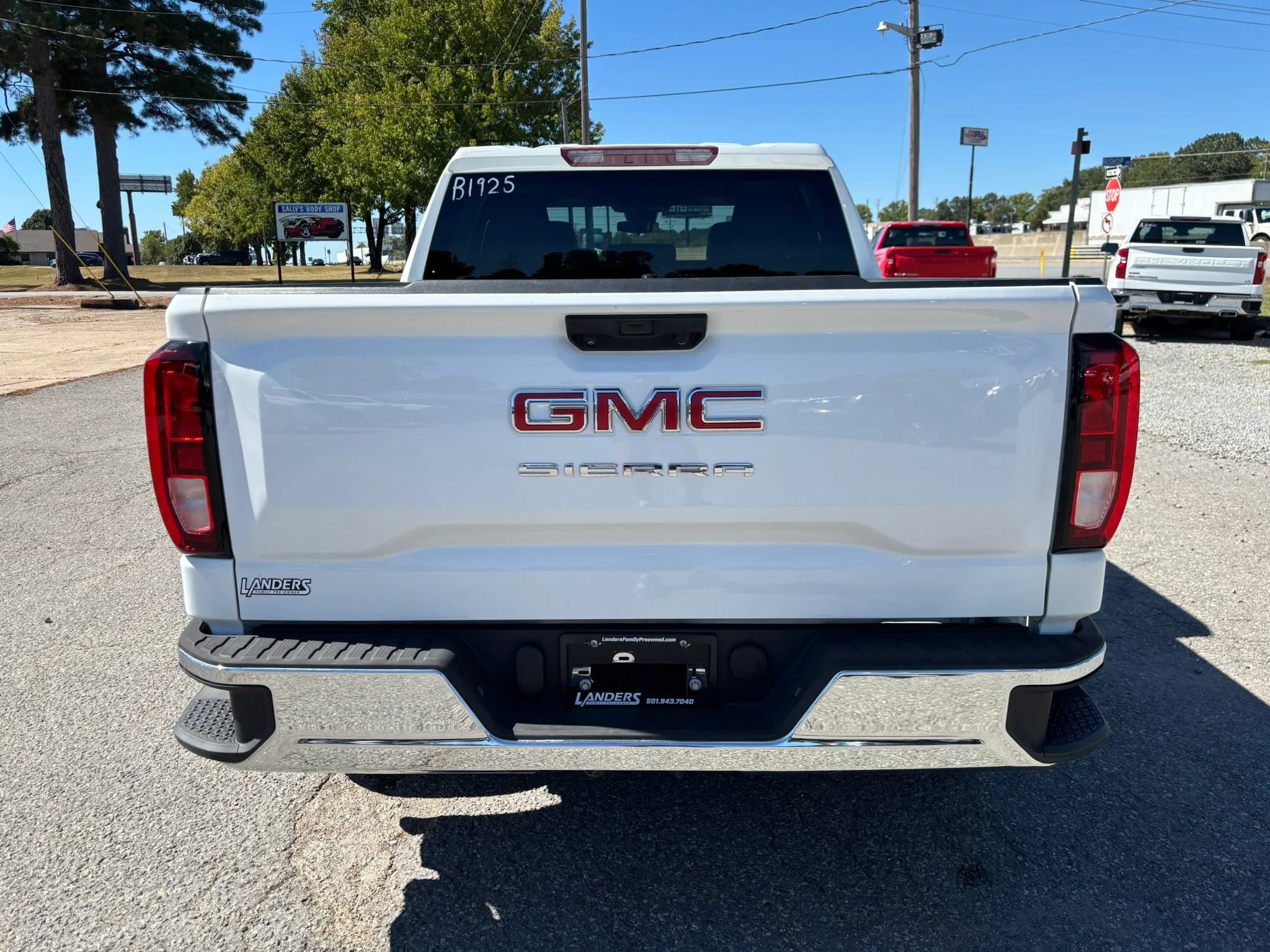 Used 2023 GMC Sierra 1500 Pro w/ Convenience Package AWD/4WD image 4