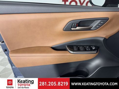 New 2025 Toyota Crown Signia image 13