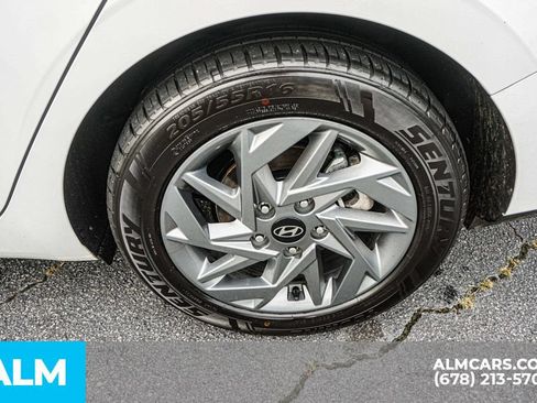 Used 2024 Hyundai Elantra SEL FWD image 16