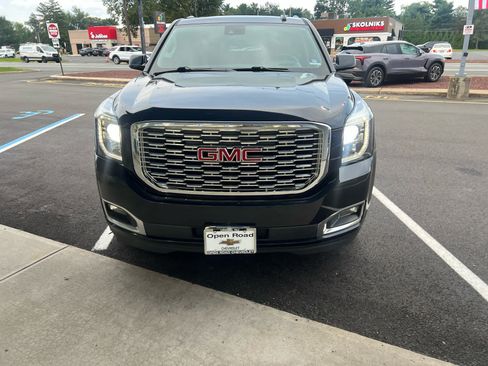 Used 2020 GMC Yukon XL Denali w/ Denali Premium Package AWD/4WD image 1