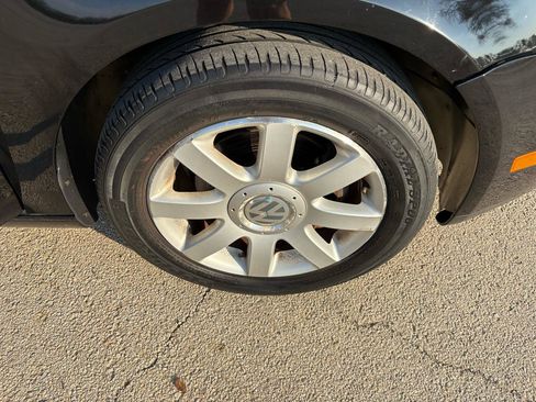 Used 2006 Volkswagen Rabbit 4-Door image 17