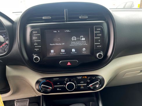 Used 2021 Kia Soul LX image 18